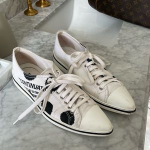 Size 38 Prada Continuation pointed Tennis Shoes